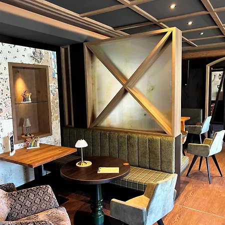 Lohmann's Kapeller Hof Hotel 3*