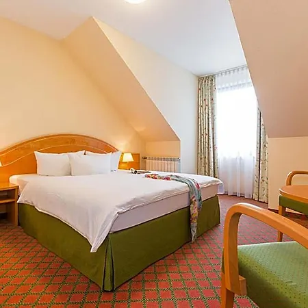 Hotel Lohmann's Kapeller Hof 3*
