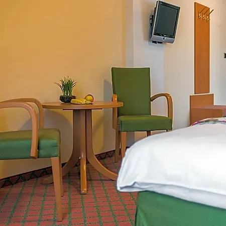 Lohmann's Kapeller Hof Hotel 3*