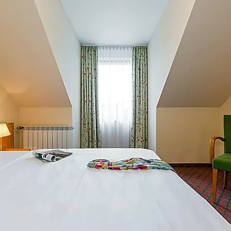 Hotel Lohmann's Kapeller Hof 3*