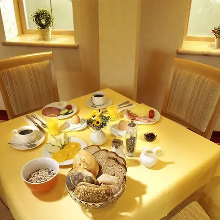 Lohmann's Kapeller Hof Hotel 3*