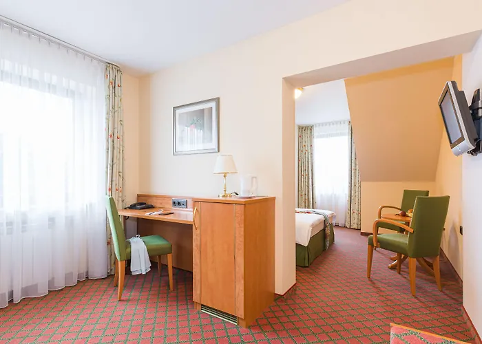 Lohmann's Kapeller Hof Hotel 3*